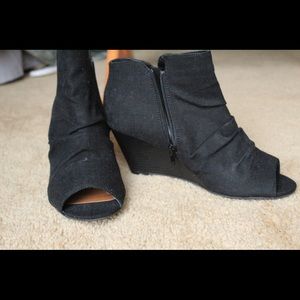 Open toe canvas wedges